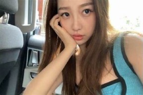麻豆花季：忘忧草传媒漫画带你领略青春的悸动与梦想